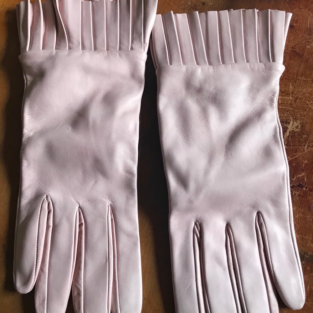 Shaneen Huxham Dusty Pink Ruffle Leather Gloves